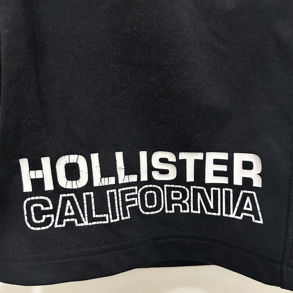 Hollister sweat shorts in Small - Picture 3 of 4